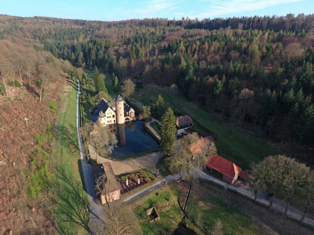 Naturhotel Ruegers Forstgut メスペルブルン エクステリア 写真