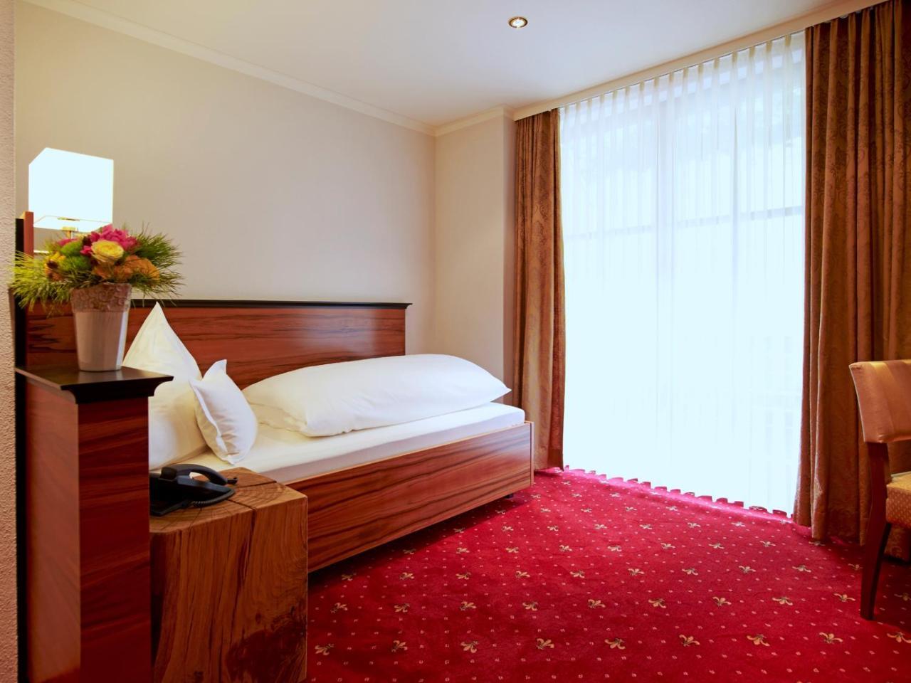 Naturhotel Ruegers Forstgut メスペルブルン エクステリア 写真