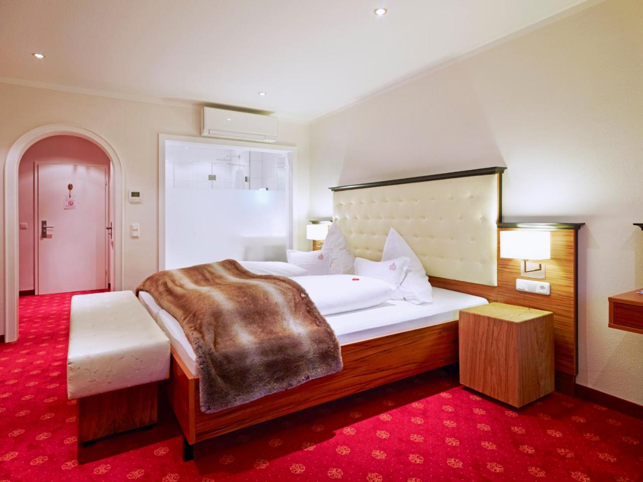 Naturhotel Ruegers Forstgut メスペルブルン エクステリア 写真